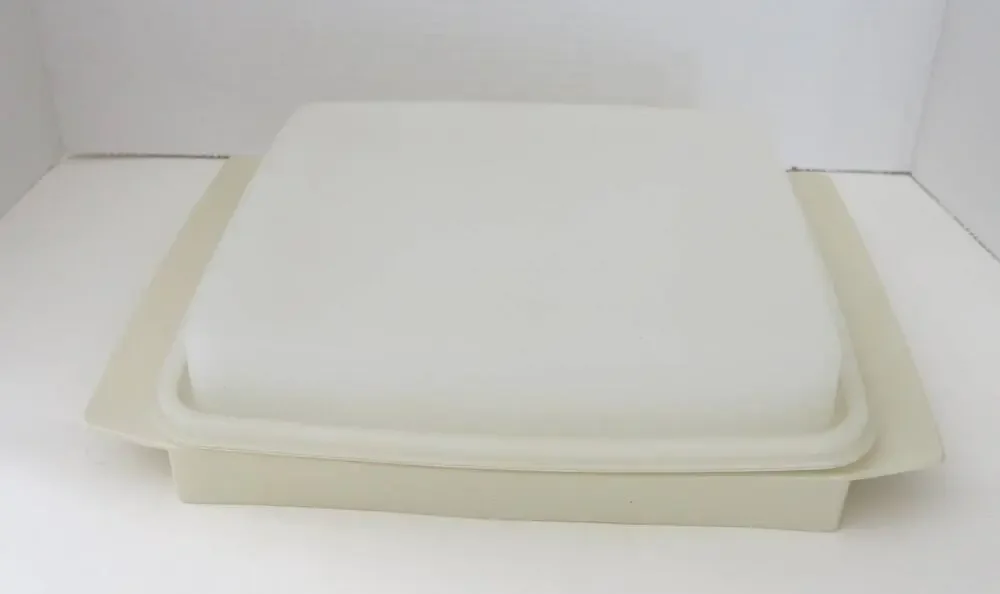 VINTAGE TUPPERWARE Deviled Egg Keeper 4 Pieces Almond 723-2 Picnic Food Storage